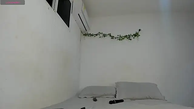 ashley lemus online show from May 2, 1:33 am
