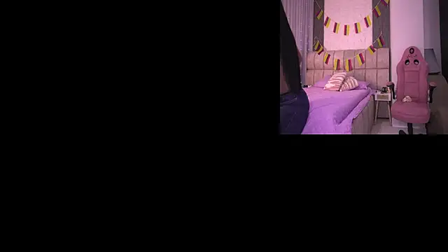 Godess Scarlett77 online show from June 19, 3:12 am