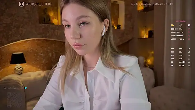 Snapshot of somejgirl chatting on October 4, 1:56 pm somejgirl online show from October 4, 1:56 pm