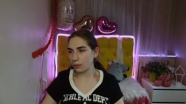 Snapshot of NikaStark_ chatting on March 9, 1:14 am NikaStark online show from March 9, 1:14 am