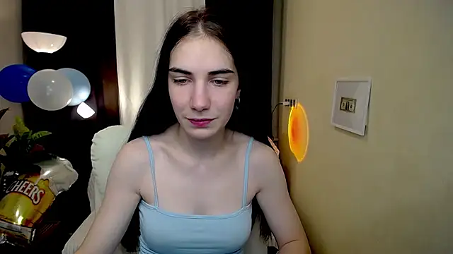 Snapshot of NikaStark_ chatting on October 4, 7:43 am NikaStark online show from October 4, 7:43 am