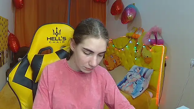 Snapshot of NikaStark_ chatting on March 18, 1:24 am NikaStark online show from March 18, 1:24 am