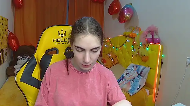 Snapshot of NikaStark_ chatting on March 18, 4:29 am NikaStark online show from March 18, 4:29 am