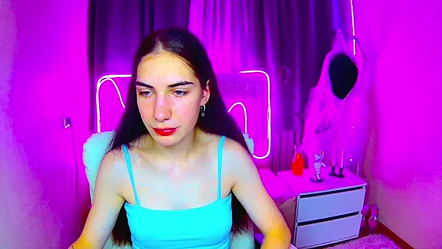 Snapshot of NikaStark_ chatting on October 10, 7:20 am NikaStark online show from October 10, 7:20 am