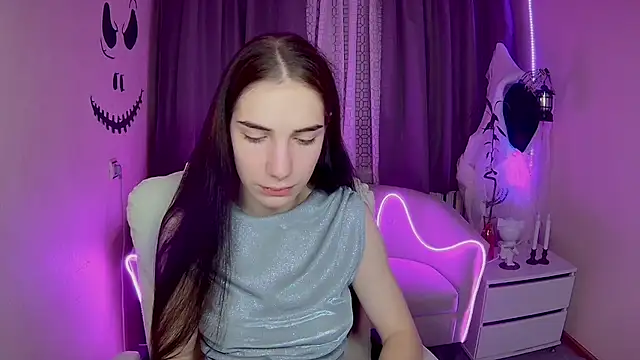 Snapshot of NikaStark_ chatting on October 22, 6:29 pm NikaStark online show from October 22, 6:29 pm