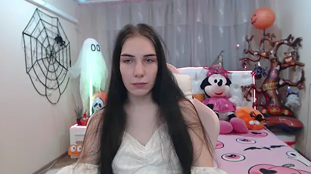 Snapshot of NikaStark_ chatting on November 3, 7:28 pm NikaStark online show from November 3, 7:28 pm