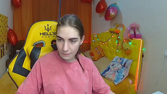 Snapshot of NikaStark_ chatting on March 17, 7:15 pm NikaStark online show from March 17, 7:15 pm