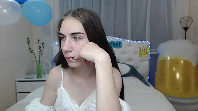 Snapshot of NikaStark_ chatting on September 19, 6:17 am NikaStark online show from September 19, 6:17 am