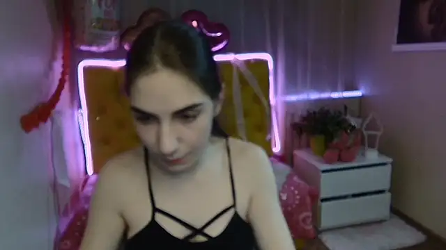 Snapshot of NikaStark_ chatting on March 11, 7:36 pm NikaStark online show from March 11, 7:36 pm