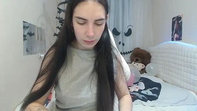 Snapshot of NikaStark_ chatting on October 15, 7:38 am NikaStark online show from October 15, 7:38 am