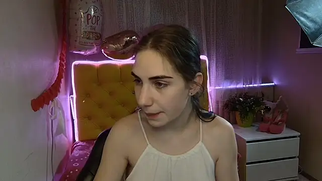 Snapshot of NikaStark_ chatting on March 18, 11:20 pm NikaStark online show from March 18, 11:20 pm