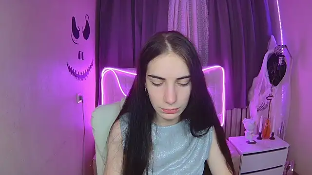 Snapshot of NikaStark_ chatting on October 16, 6:54 am NikaStark online show from October 16, 6:54 am