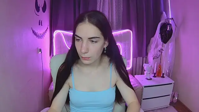 Snapshot of NikaStark_ chatting on October 14, 6:25 am NikaStark online show from October 14, 6:25 am