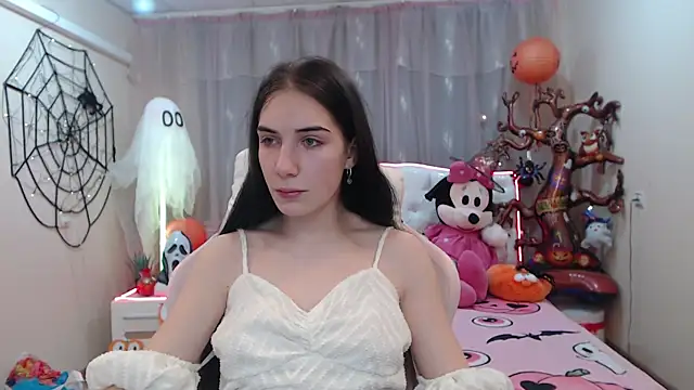 Snapshot of NikaStark_ chatting on October 28, 7:35 pm NikaStark online show from October 28, 7:35 pm