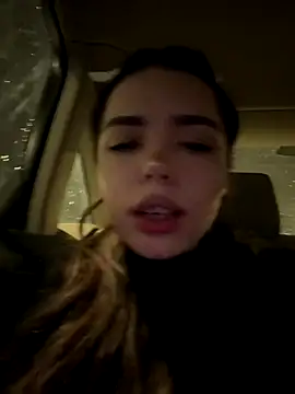 Snapshot of pantyless chatting on October 25, 10:10 pm pantyless online show from October 25, 10:10 pm