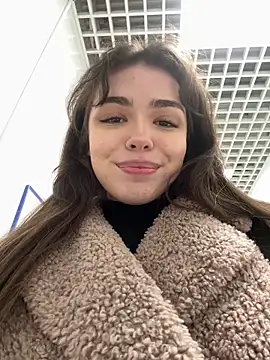 Snapshot of pantyless chatting on February 10, 11:48 pm pantyless online show from February 10, 11:48 pm