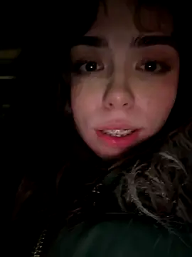 Snapshot of pantyless chatting on December 14, 1:23 am pantyless online show from December 14, 1:23 am