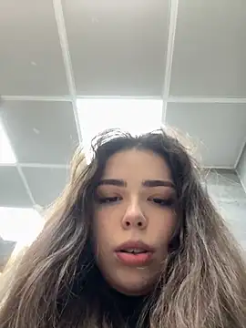 Snapshot of pantyless chatting on February 1, 10:19 pm pantyless online show from February 1, 10:19 pm