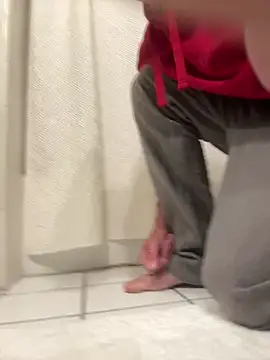 UtopianMisfit1 online show from February 1, 6:33 am