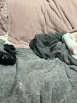 UtopianMisfit1 online show from February 3, 12:10 am