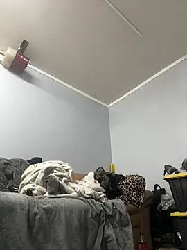 UtopianMisfit1 online show from April 8, 9:44 am