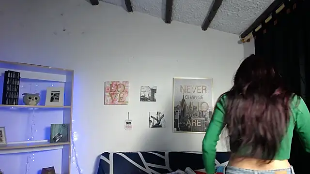 Snapshot of Sian__1 chatting on December 16, 12:38 pm Sian 1 online show from December 16, 12:38 pm