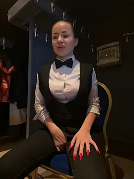 Snapshot of beautydiamond chatting on February 13, 10:23 am beautydiamond online show from February 13, 10:23 am