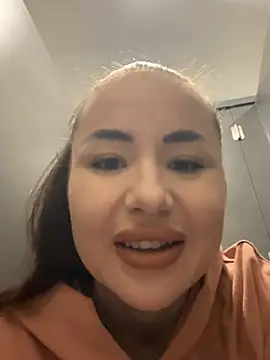 Snapshot of beautydiamond chatting on January 23, 8:04 am beautydiamond online show from January 23, 8:04 am