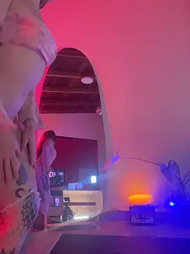 sweeet peach online show from June 18, 5:39 am