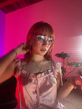 sweeet peach online show from March 20, 4:35 am