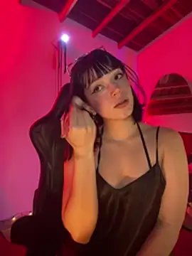 Snapshot of sweeet_peach chatting on June 14, 6:25 am sweeet peach online show from June 14, 6:25 am