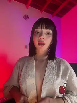 sweeet peach online show from April 11, 3:47 am