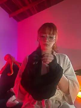 sweeet peach online show from April 13, 4:49 am