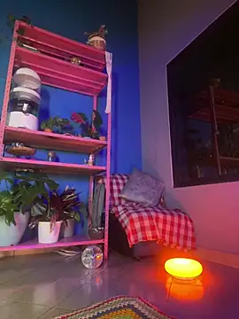 sweeet peach online show from April 9, 3:30 am