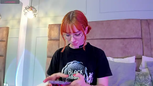 sweeet peach online show from March 9, 9:03 pm