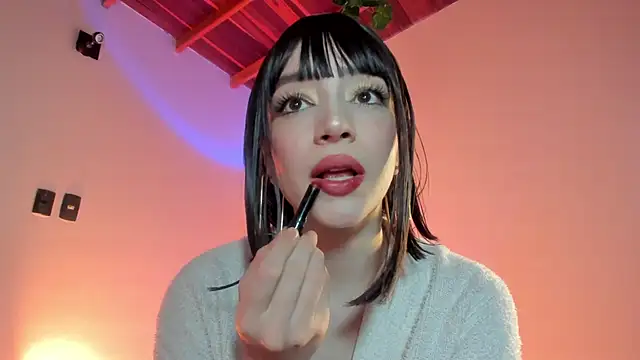 Snapshot of sweeet_peach chatting on November 19, 4:23 am sweeet peach online show from November 19, 4:23 am