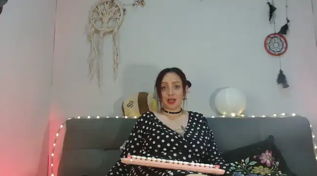 catalinamommyx online show from February 20, 9:55 am