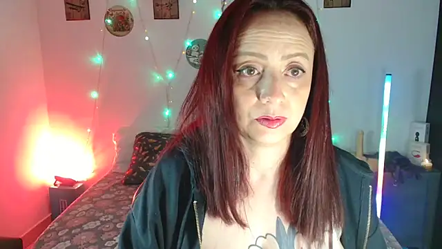 catalinamommyx online show from October 22, 6:02 am