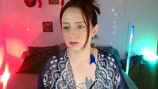 catalinamommyx online show from December 14, 2:29 am