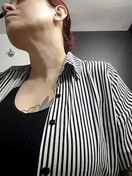 catalinamommyx online show from October 15, 2:32 am