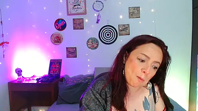 catalinamommyx online show from March 8, 2:04 am