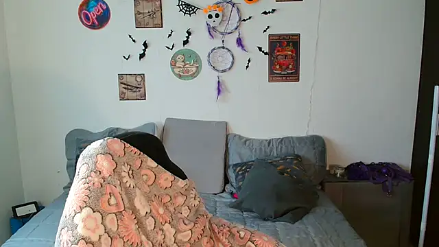 catalinamommyx online show from October 31, 9:22 pm