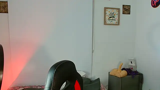 catalinamommyx online show from September 17, 3:30 am