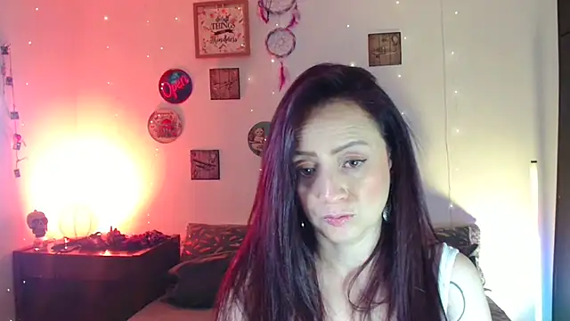 Snapshot of catalinamommyx chatting on June 11, 12:32 am catalinamommyx online show from June 11, 12:32 am
