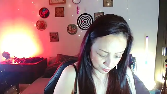 catalinamommyx online show from May 18, 11:42 pm