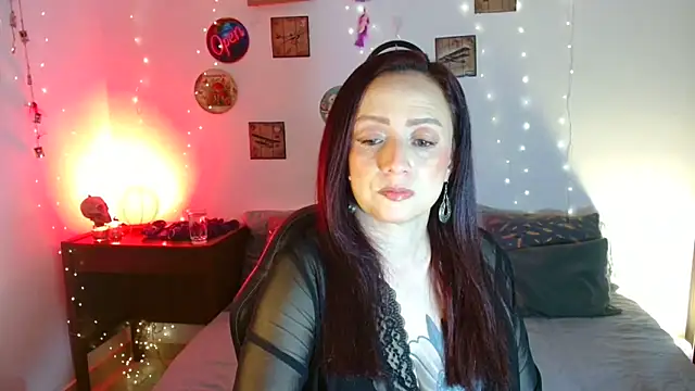 catalinamommyx online show from May 21, 1:25 am