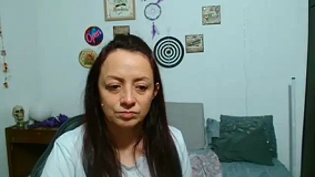 Snapshot of catalinamommyx chatting on June 12, 2:09 am catalinamommyx online show from June 12, 2:09 am