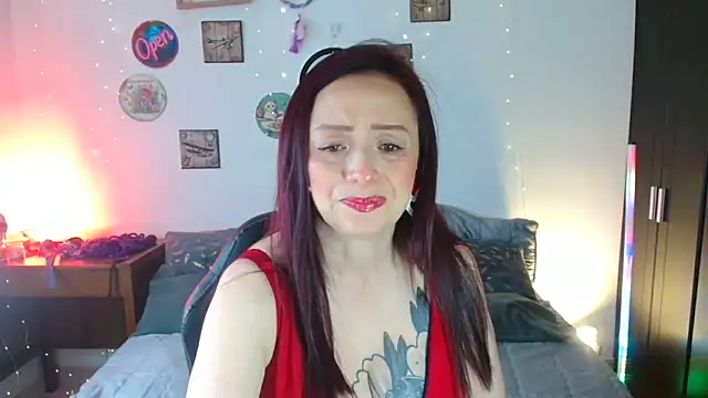 catalinamommyx online show from May 17, 9:37 pm