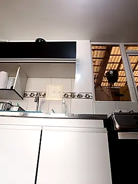 Bonny Klote online show from December 18, 2:54 pm