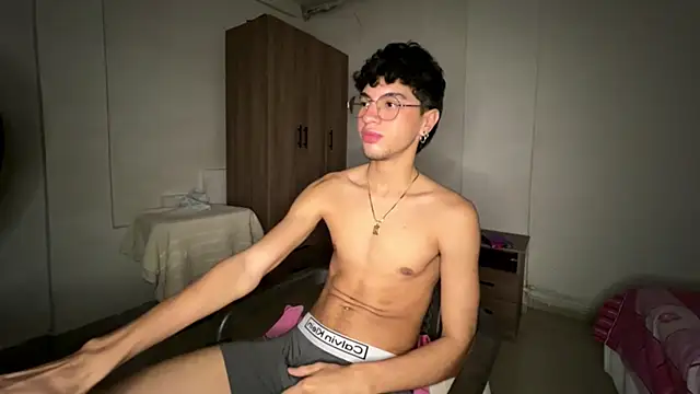 Snapshot of Angelligth chatting on October 25, 3:28 am Angelligth online show from October 25, 3:28 am